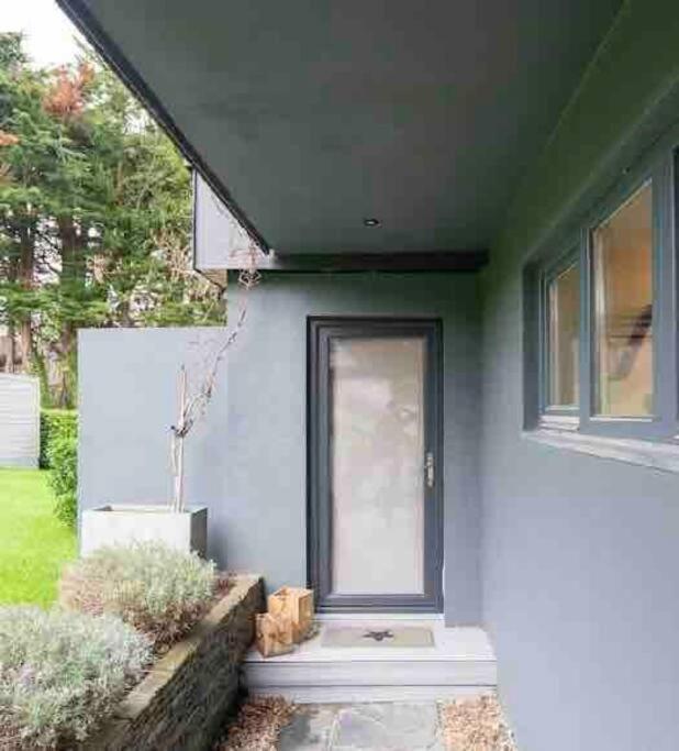 Beautiful Garden Apartment With Private Patio And Garden View Dublin Eksteriør bilde